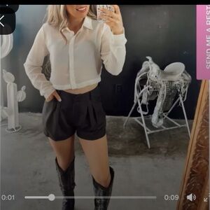 The western vogue boutique dress shorts in size medium NWTs!